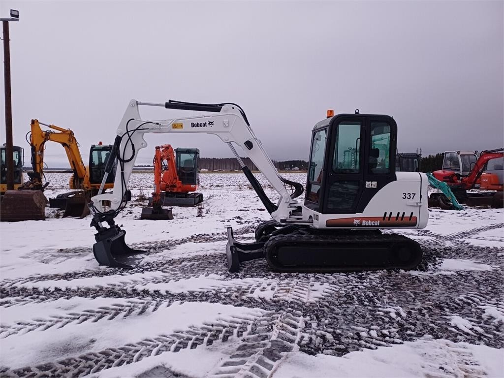 Bobcat 337D Kallistuvalla liittimellä - Minibagger: das Bild 2 Bobcat 337D Kallistuvalla liittimellä - Minibagger: das Bild 2