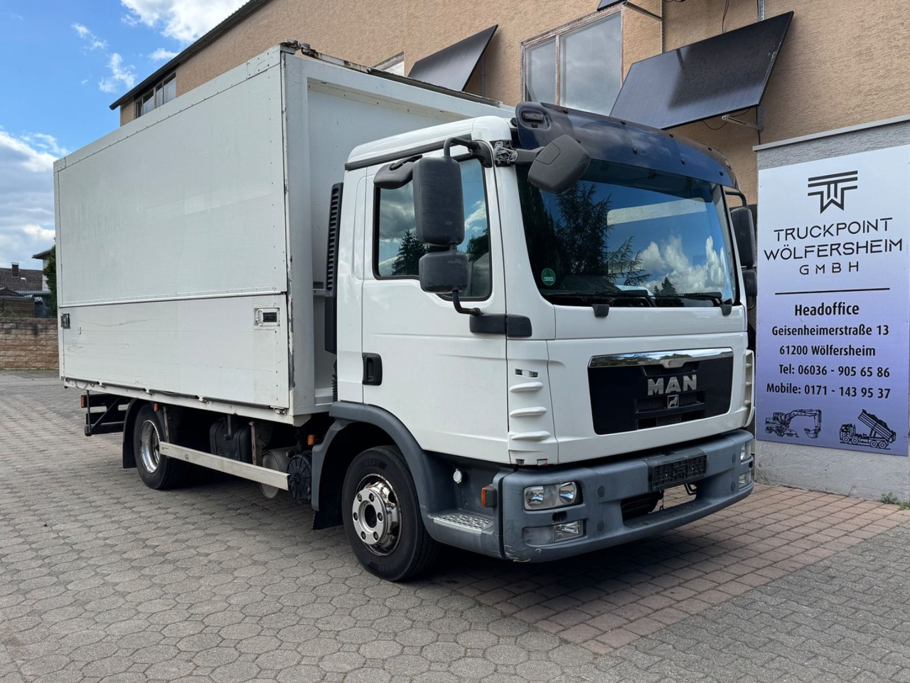 MAN TGL 8.180/2xAHK/Zertifikat/Schwenkwand - Getränkeaufbau LKW: das Bild 1 MAN TGL 8.180/2xAHK/Zertifikat/Schwenkwand - Getränkeaufbau LKW: das Bild 1