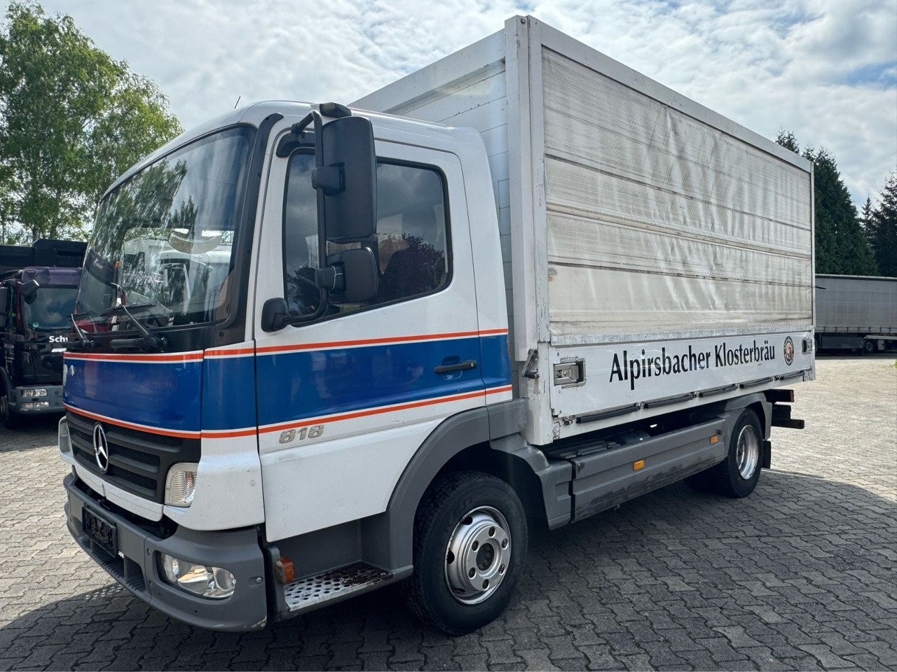 Mercedes-Benz Atego 818/Roll-Plane/Tüv-Neu/1xAHK-Maul/ - Getränkeaufbau LKW: das Bild 2 Mercedes-Benz Atego 818/Roll-Plane/Tüv-Neu/1xAHK-Maul/ - Getränkeaufbau LKW: das Bild 2