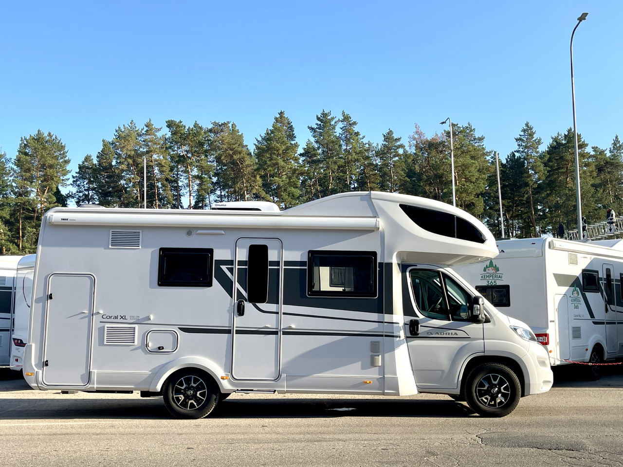 ADRIA Coral XL 650 DK - Alkoven Wohnmobil: das Bild 2 ADRIA Coral XL 650 DK - Alkoven Wohnmobil: das Bild 2