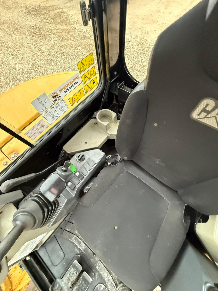 Caterpillar 305E CR - Minibagger: das Bild 2 Caterpillar 305E CR - Minibagger: das Bild 2