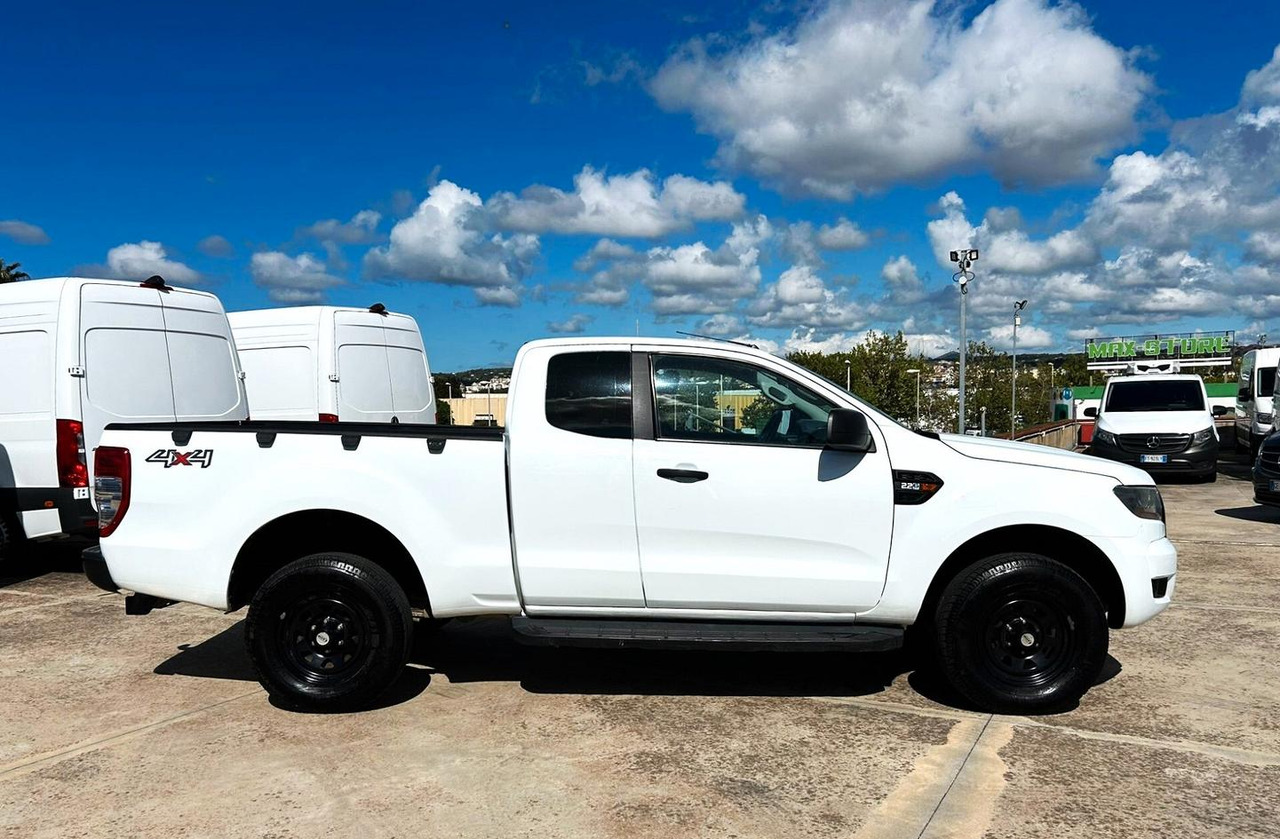 Ford Ranger 2.2 160 cv XL Supercab 4 posti 4wd gan - Pick-up: das Bild 4 Ford Ranger 2.2 160 cv XL Supercab 4 posti 4wd gan - Pick-up: das Bild 4
