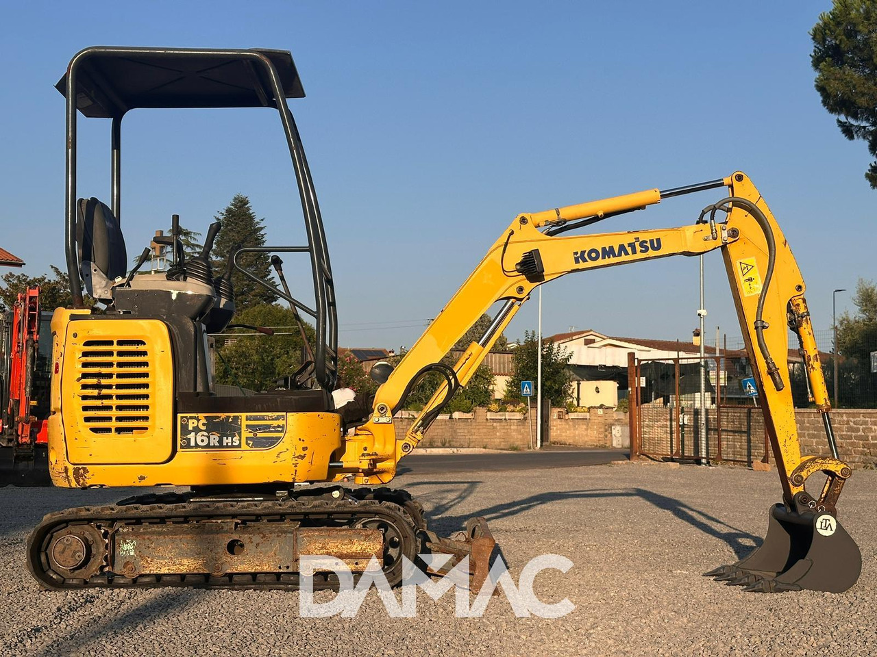 KOMATSU PC16R-3HS - Minibagger: das Bild 2 KOMATSU PC16R-3HS - Minibagger: das Bild 2