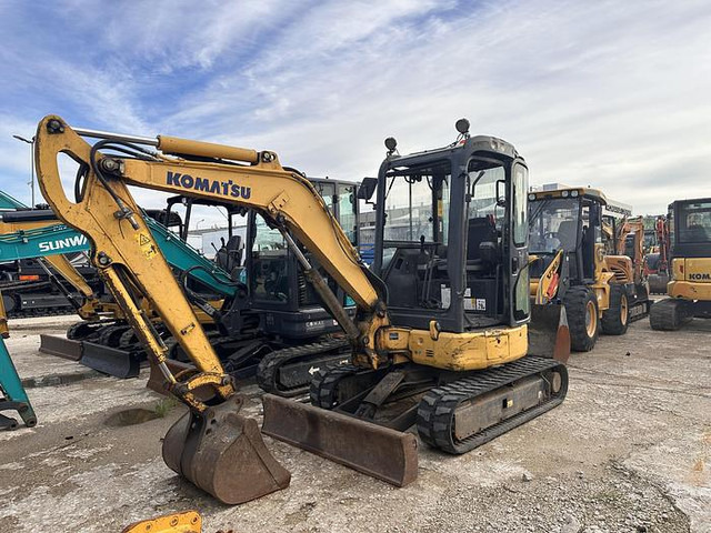 Komatsu PC30 - Minibagger: das Bild 1 Komatsu PC30 - Minibagger: das Bild 1