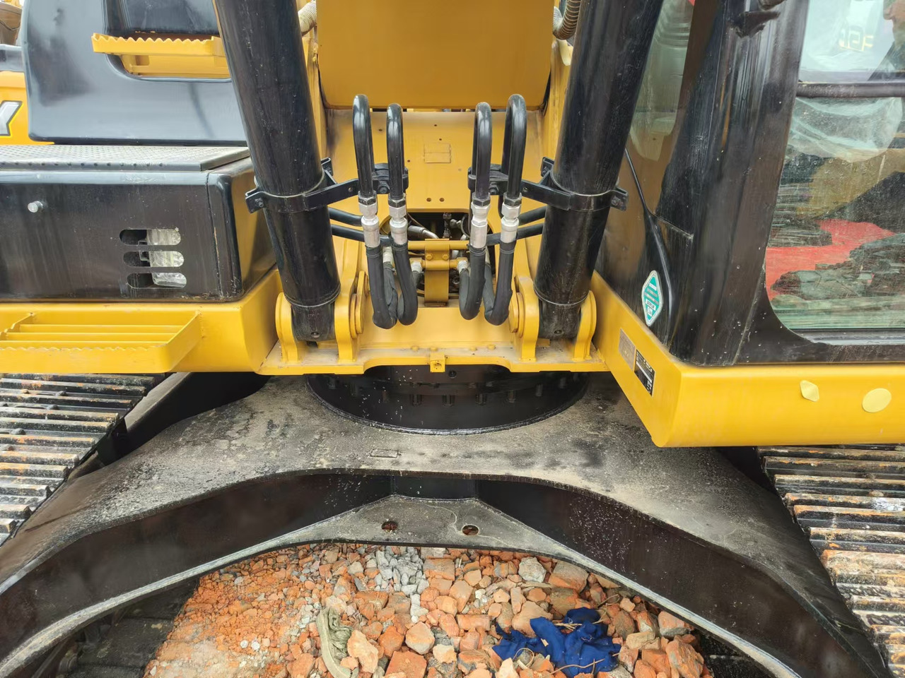 Kettenbagger CATERPILLAR 320D2L: das Bild 9