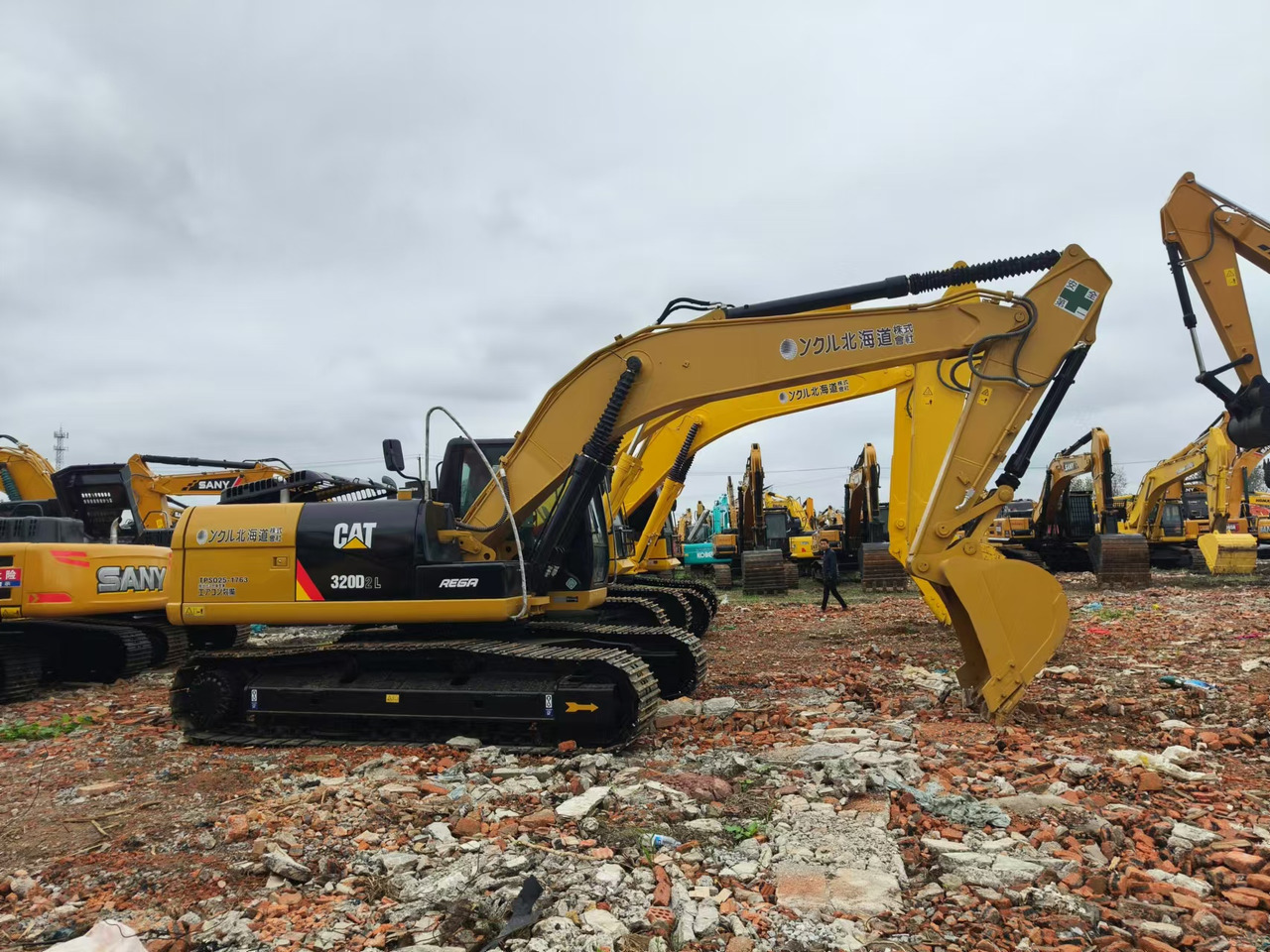 Kettenbagger CATERPILLAR 320D2L: das Bild 6