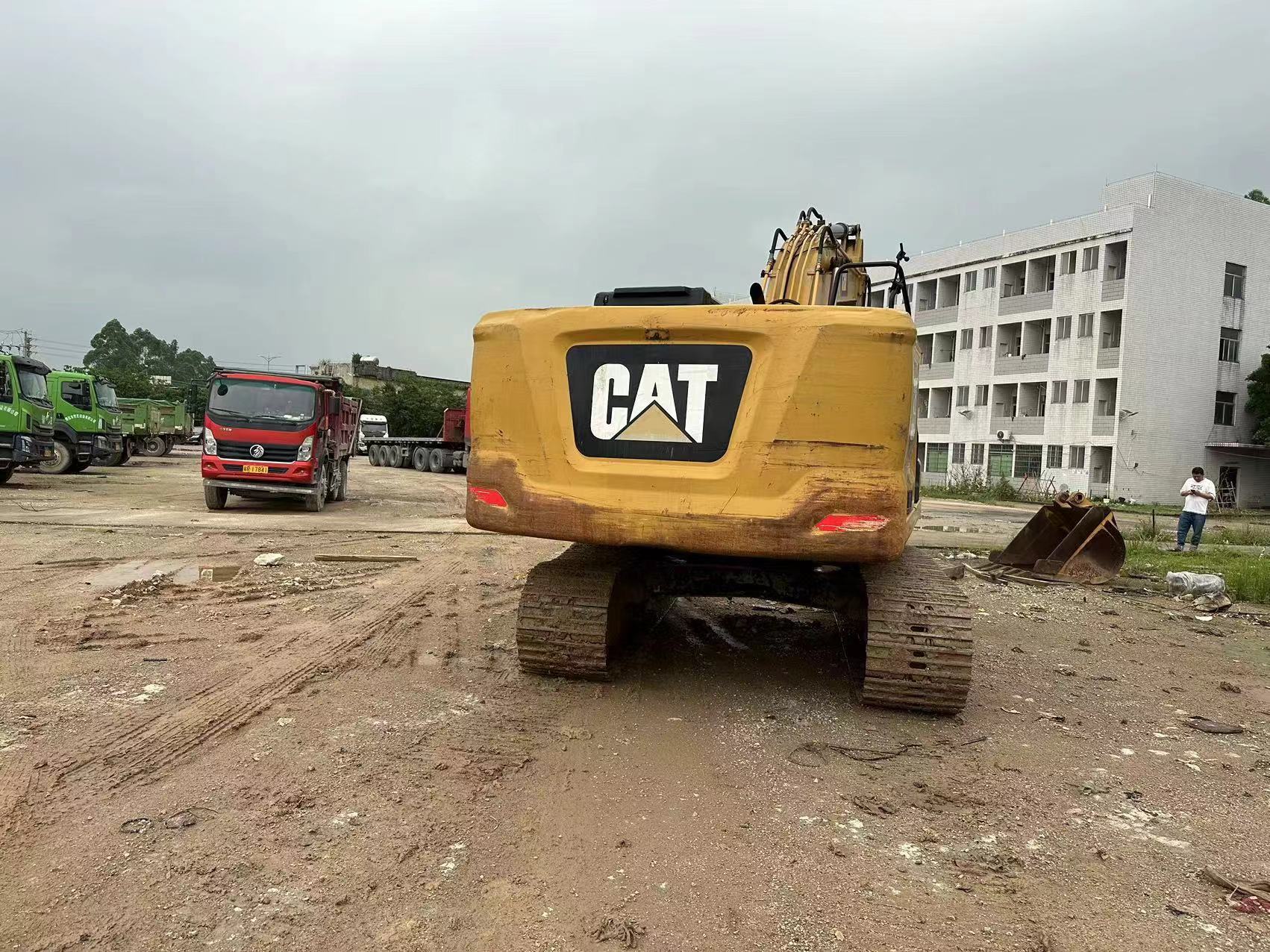 CATERPILLAR 320GC - Kettenbagger: das Bild 3 CATERPILLAR 320GC - Kettenbagger: das Bild 3
