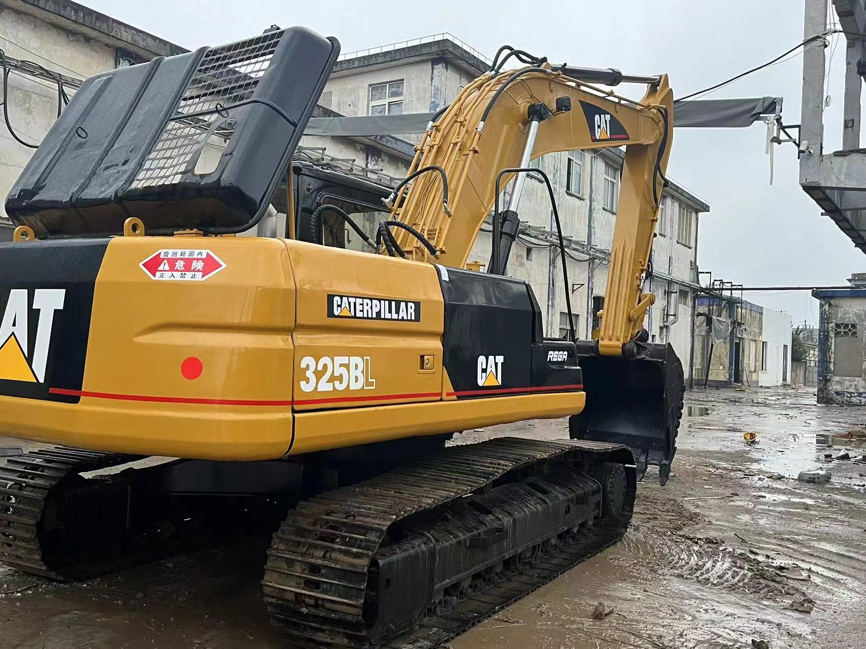 CATERPILLAR 325BL - Kettenbagger: das Bild 5 CATERPILLAR 325BL - Kettenbagger: das Bild 5