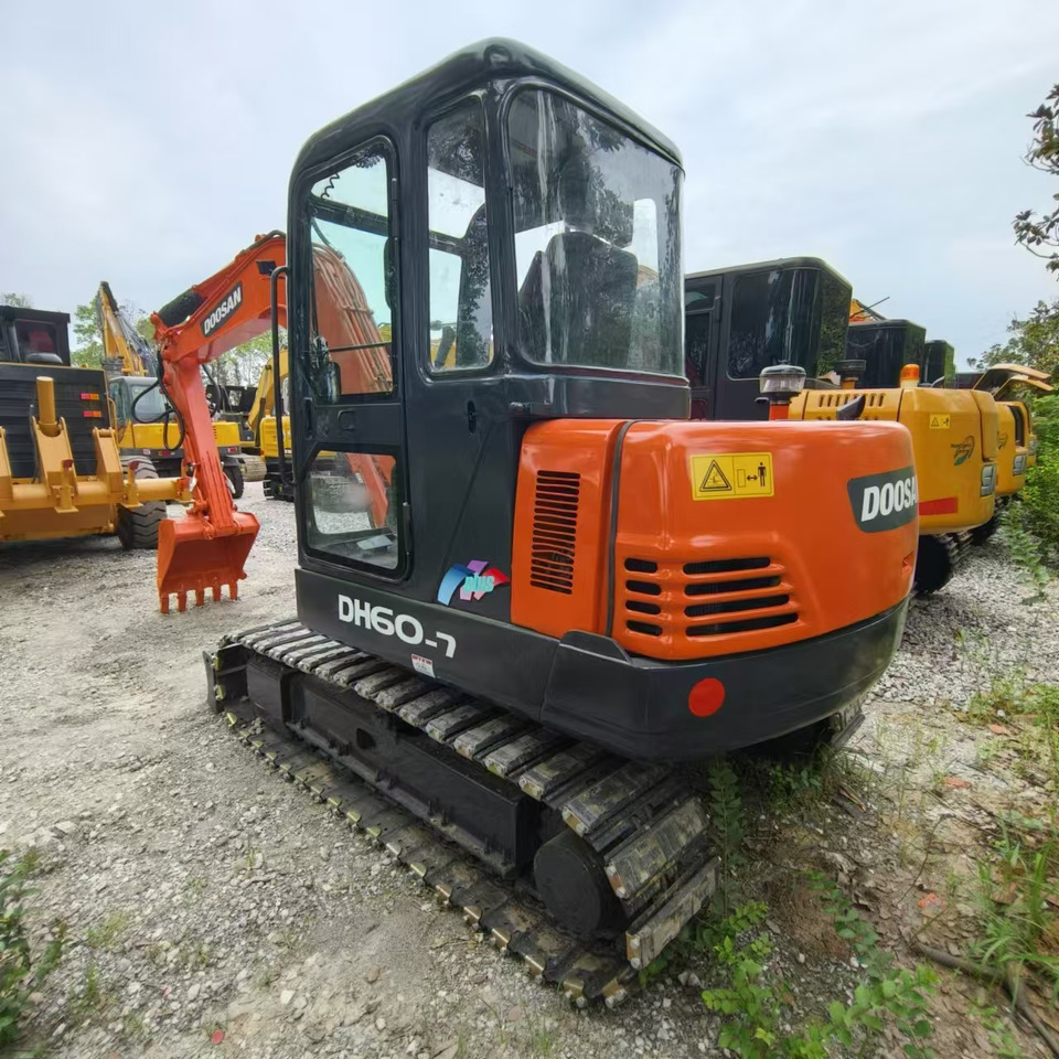 DOOSAN DH60 - Kettenbagger: das Bild 2 DOOSAN DH60 - Kettenbagger: das Bild 2