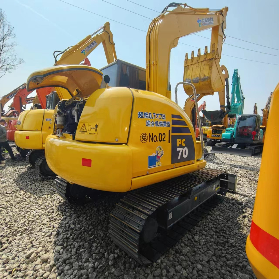 KOMATSU PC70 - Kettenbagger: das Bild 5 KOMATSU PC70 - Kettenbagger: das Bild 5