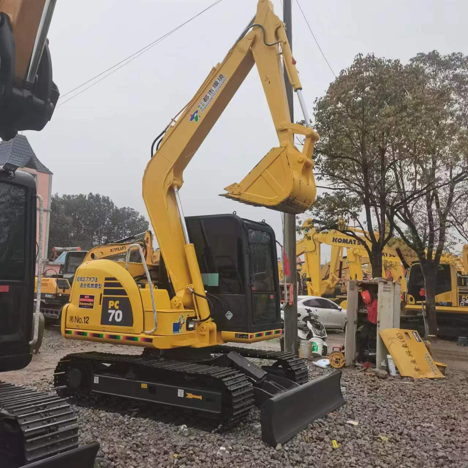 KOMATSU PC70 - Minibagger: das Bild 3 KOMATSU PC70 - Minibagger: das Bild 3