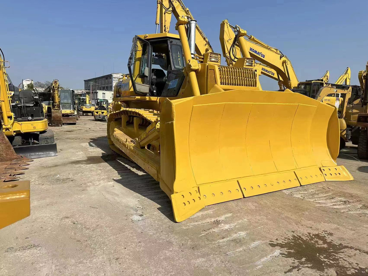 Bulldozer Komatsu D155A-6: das Bild 7