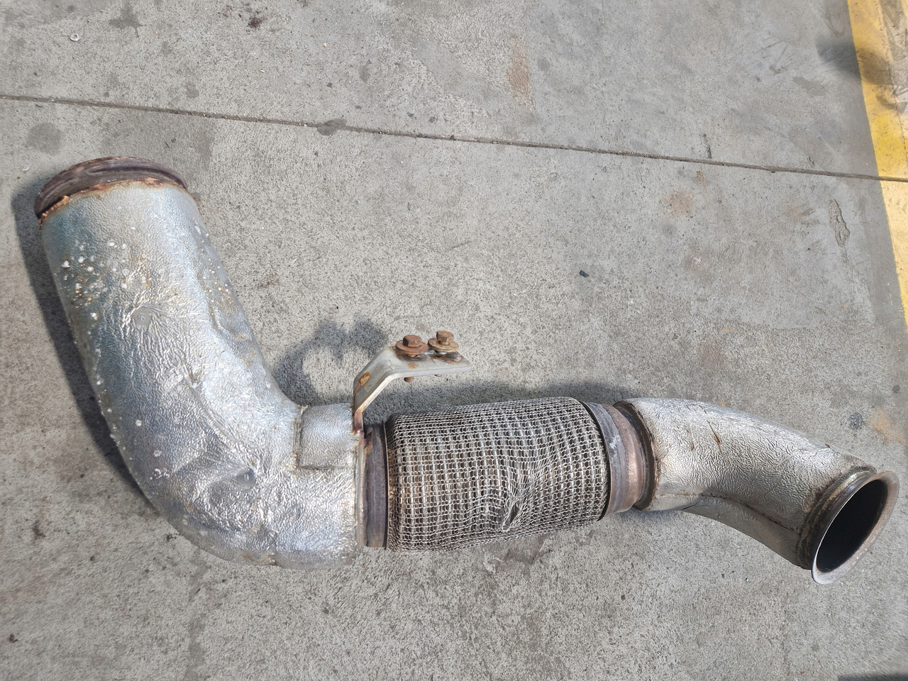 FORD RURA WYDECHOWA KATALIZATORA FORD F-MAX CARGO EURO 6 - Auspuff für LKW: das Bild 2 FORD RURA WYDECHOWA KATALIZATORA FORD F-MAX CARGO EURO 6 - Auspuff für LKW: das Bild 2