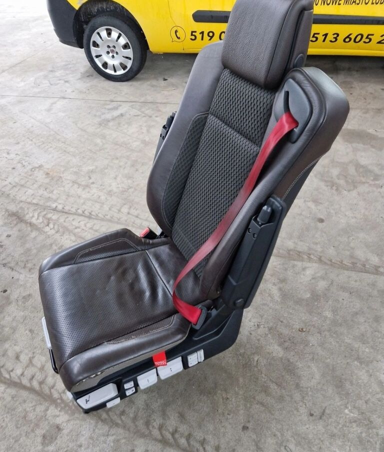 Renault SIEDZENIE KIEROWCY Renault GAMA T C K - Sitz für LKW: das Bild 2 Renault SIEDZENIE KIEROWCY Renault GAMA T C K - Sitz für LKW: das Bild 2