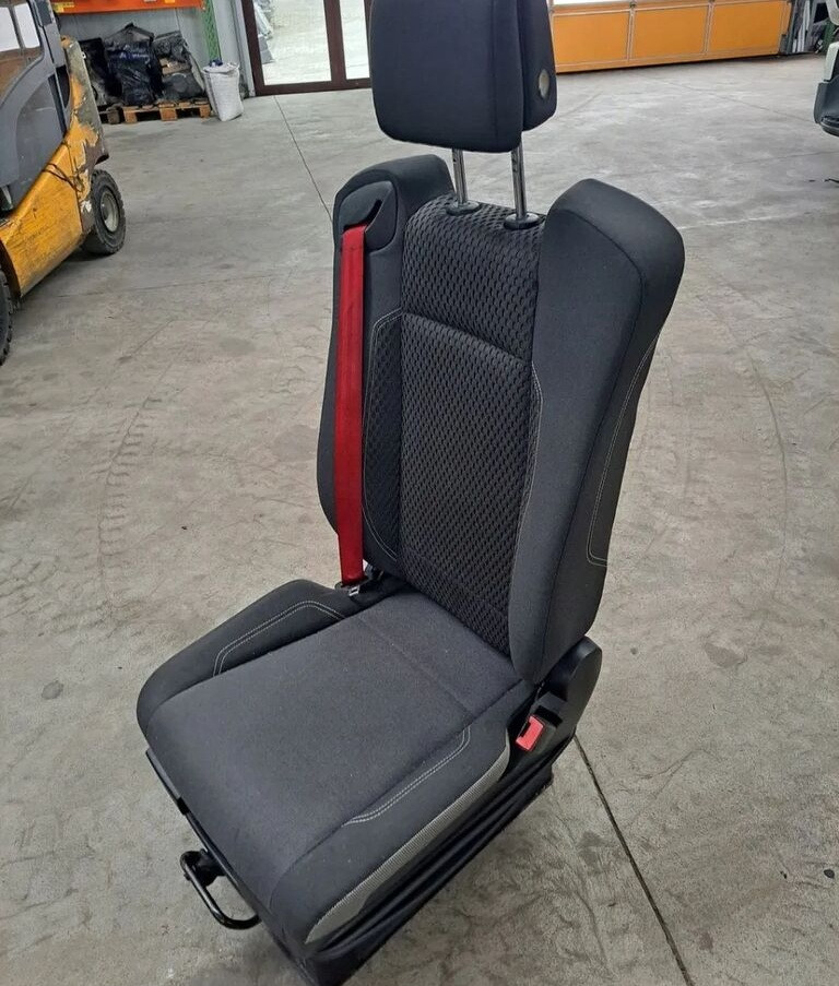 Renault SIEDZENIE PASAŻERA Renault RANGE GAMA T C K - Sitz für LKW: das Bild 2 Renault SIEDZENIE PASAŻERA Renault RANGE GAMA T C K - Sitz für LKW: das Bild 2