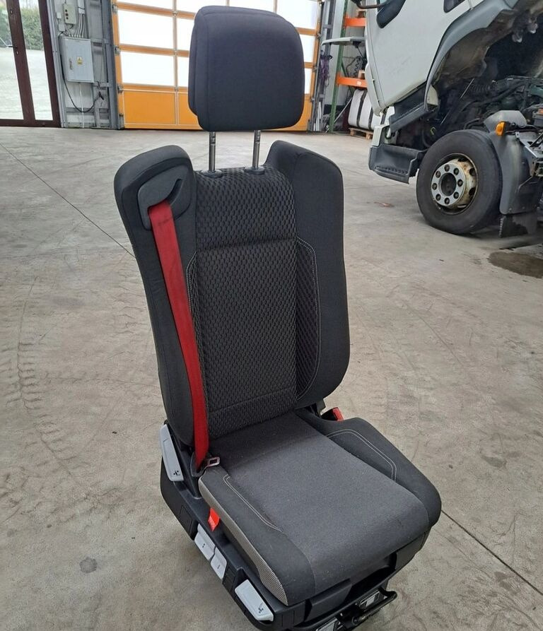 Renault SIEDZENIE PASAŻERA Renault RANGE GAMA T C K - Sitz für LKW: das Bild 1 Renault SIEDZENIE PASAŻERA Renault RANGE GAMA T C K - Sitz für LKW: das Bild 1