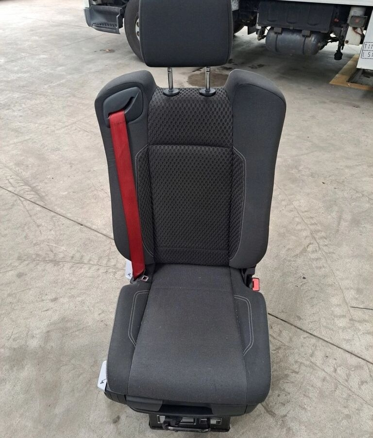 Renault SIEDZENIE PASAŻERA Renault RANGE GAMA T C K - Sitz für LKW: das Bild 4 Renault SIEDZENIE PASAŻERA Renault RANGE GAMA T C K - Sitz für LKW: das Bild 4