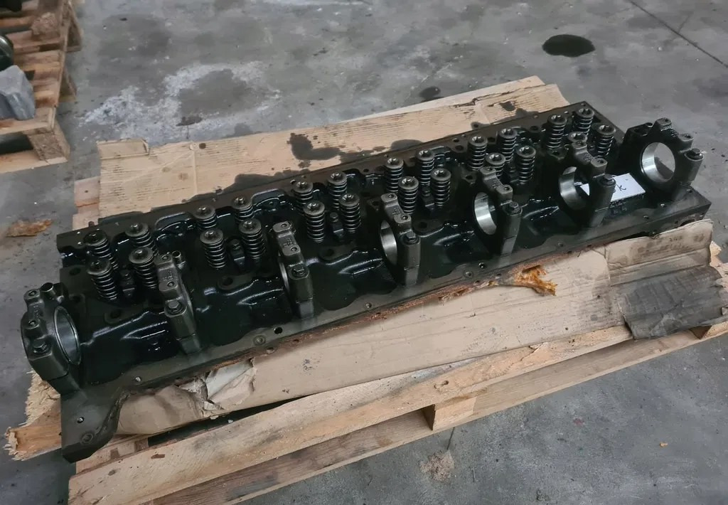 VOLVO 21754367 D13K - Zylinderkopf: das Bild 1 VOLVO 21754367 D13K - Zylinderkopf: das Bild 1