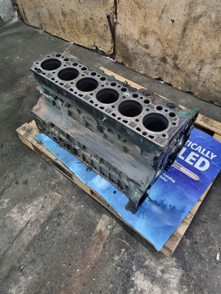 VOLVO BLOK SILNIKA GOŁY SŁUPEK VOLVO FL FE RENAULT PREMIUM MIDLUM DXI 7 D7F - Zylinderblock für LKW: das Bild 2 VOLVO BLOK SILNIKA GOŁY SŁUPEK VOLVO FL FE RENAULT PREMIUM MIDLUM DXI 7 D7F - Zylinderblock für LKW: das Bild 2