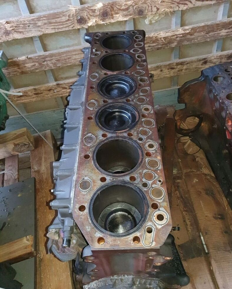 Volvo Renault 460 430 - Zylinderblock für LKW: das Bild 2 Volvo Renault 460 430 - Zylinderblock für LKW: das Bild 2