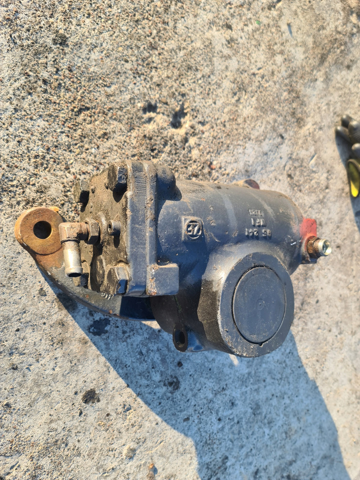 ZF KOLUMNA PRZEKŁADNIA KIEROWNICZA RENAULT MIDLUM DXI 19,5 - Lenkgetriebe für LKW: das Bild 3 ZF KOLUMNA PRZEKŁADNIA KIEROWNICZA RENAULT MIDLUM DXI 19,5 - Lenkgetriebe für LKW: das Bild 3