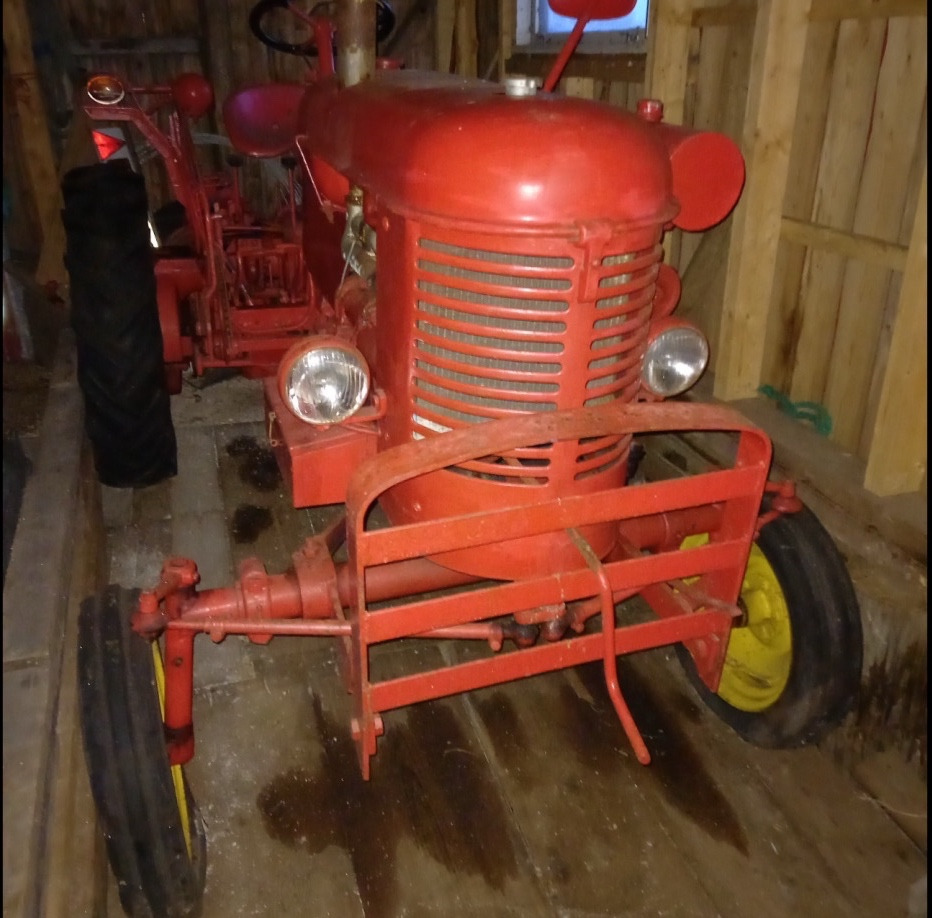 1952 Massey Harris Pony 812 - Traktor: das Bild 1 1952 Massey Harris Pony 812 - Traktor: das Bild 1