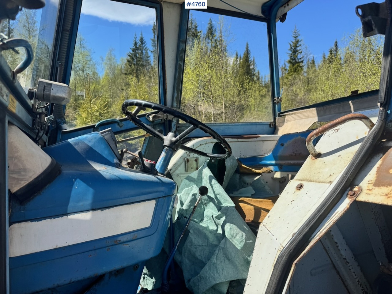 Traktor 1978 Ford 6600 4x4 w/ Front Loader, Bucket, Twin Wheels and Winch.: das Bild 17 Traktor 1978 Ford 6600 4x4 w/ Front Loader, Bucket, Twin Wheels and Winch.: das Bild 17