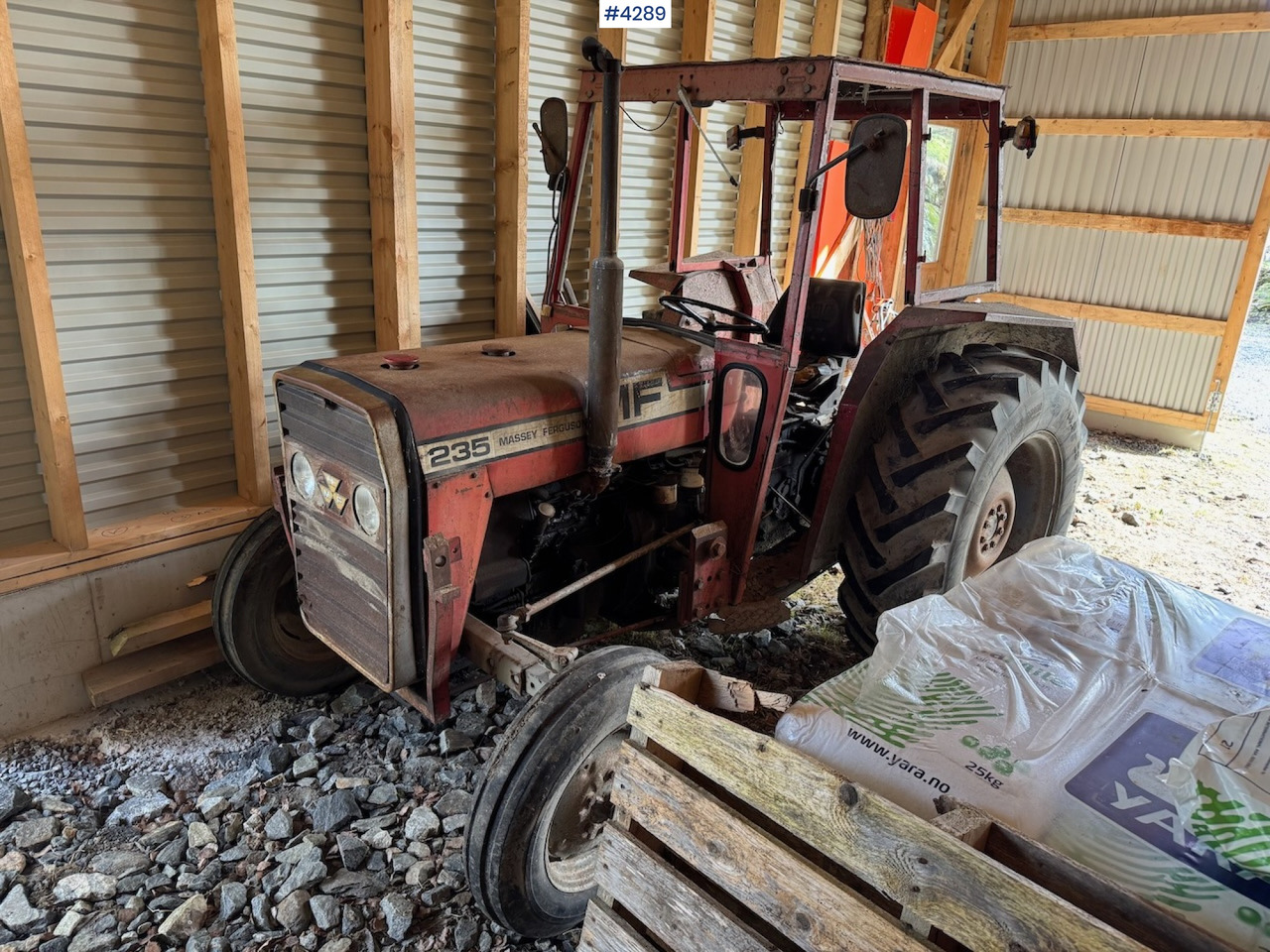 1980 Massey Ferguson 235 w/loader - Traktor: das Bild 1 1980 Massey Ferguson 235 w/loader - Traktor: das Bild 1