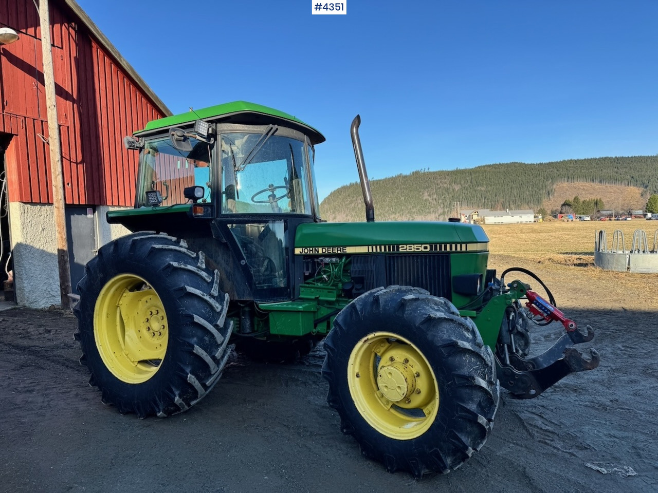 1991 John Deere 2850 4x4 Synchron w/ front hydraulics. - Traktor: das Bild 4 1991 John Deere 2850 4x4 Synchron w/ front hydraulics. - Traktor: das Bild 4