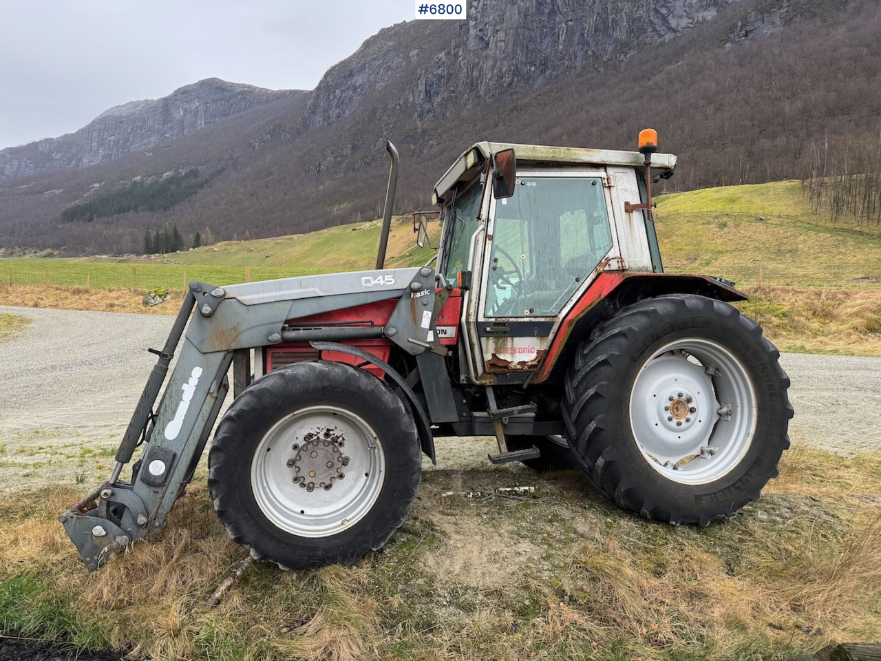 1995 Massey Ferguson 3075 w/ front loader. - Traktor: das Bild 1 1995 Massey Ferguson 3075 w/ front loader. - Traktor: das Bild 1