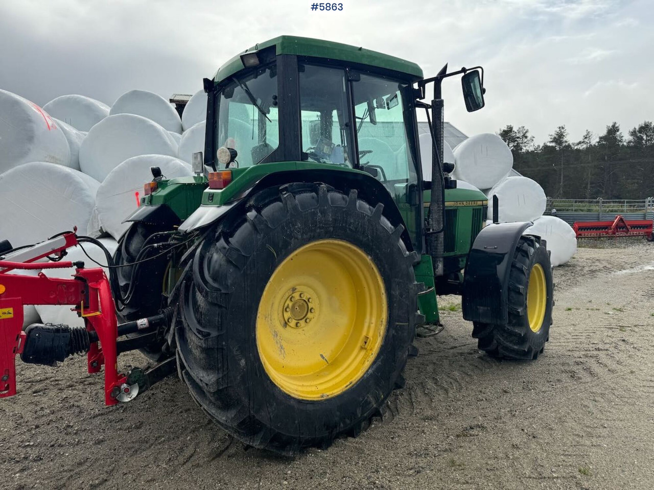 1996 John Deere 6400 4x4 w/ front loader. - Traktor: das Bild 3 1996 John Deere 6400 4x4 w/ front loader. - Traktor: das Bild 3