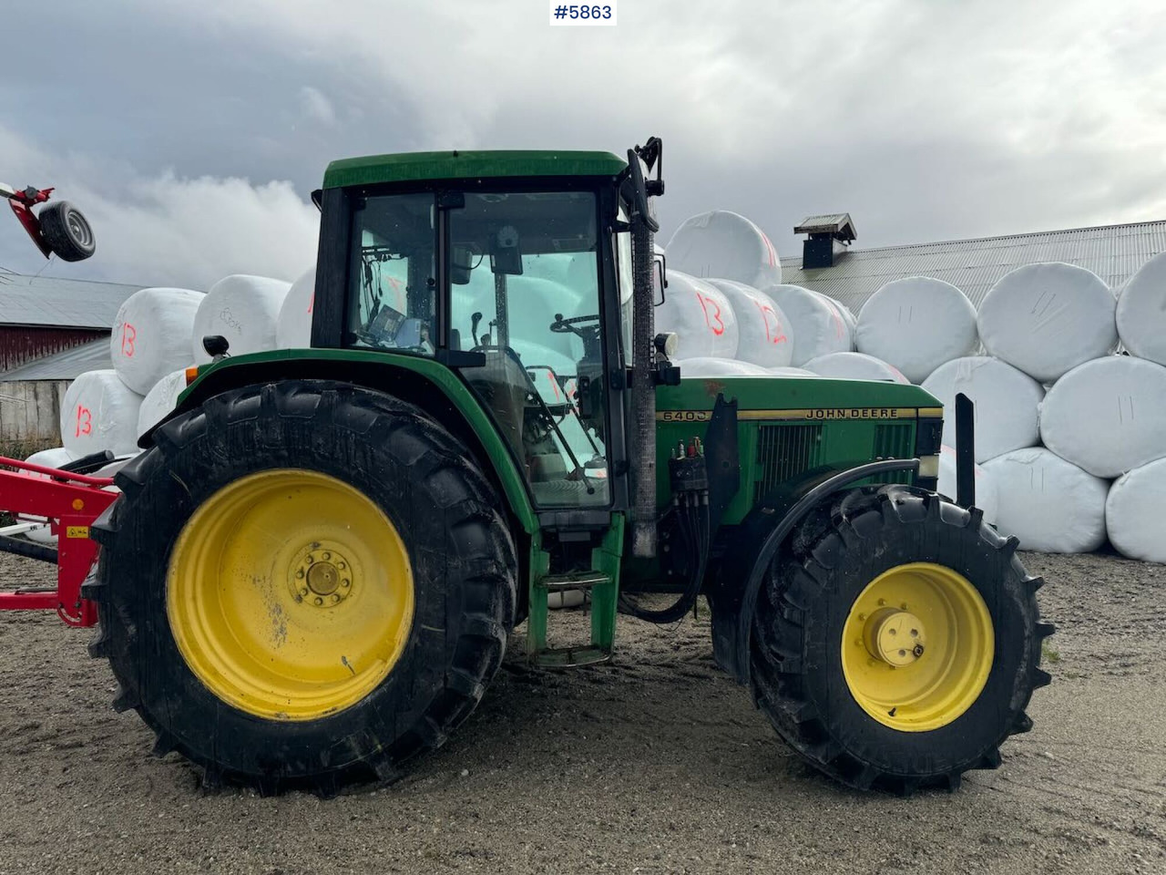 1996 John Deere 6400 4x4 w/ front loader. - Traktor: das Bild 4 1996 John Deere 6400 4x4 w/ front loader. - Traktor: das Bild 4