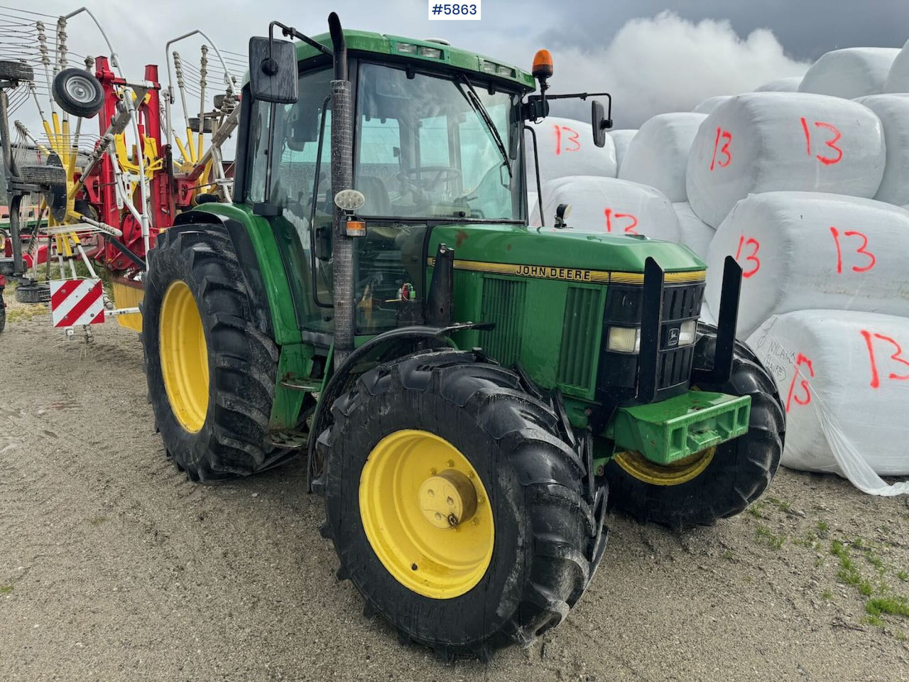 1996 John Deere 6400 4x4 w/ front loader. - Traktor: das Bild 2 1996 John Deere 6400 4x4 w/ front loader. - Traktor: das Bild 2
