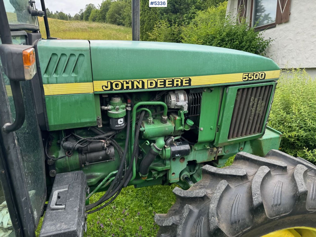 2001 John Deere 5500 - Traktor: das Bild 5 2001 John Deere 5500 - Traktor: das Bild 5