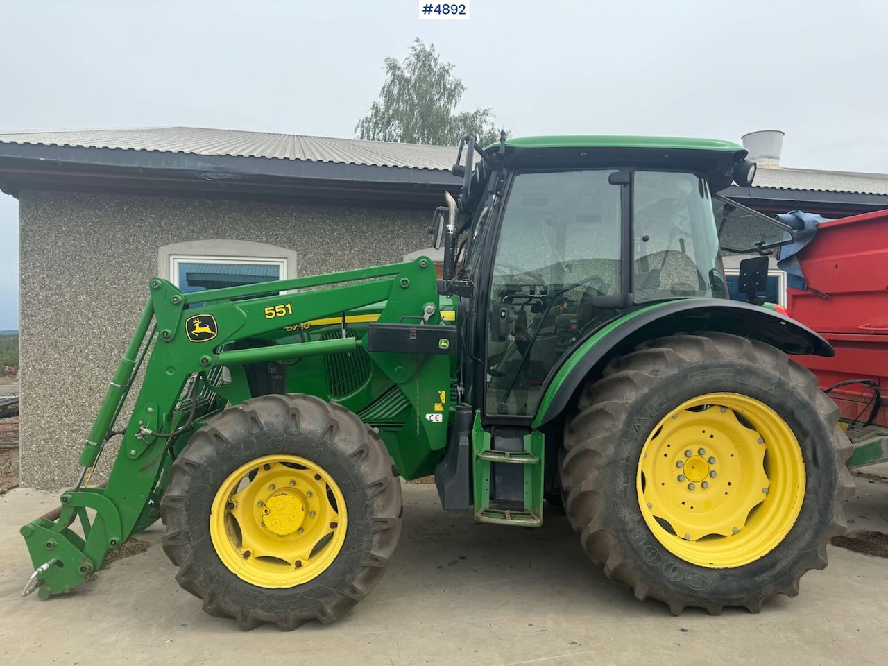 2004 John Deere 5720 4x4 w/ front loader - Traktor: das Bild 2 2004 John Deere 5720 4x4 w/ front loader - Traktor: das Bild 2