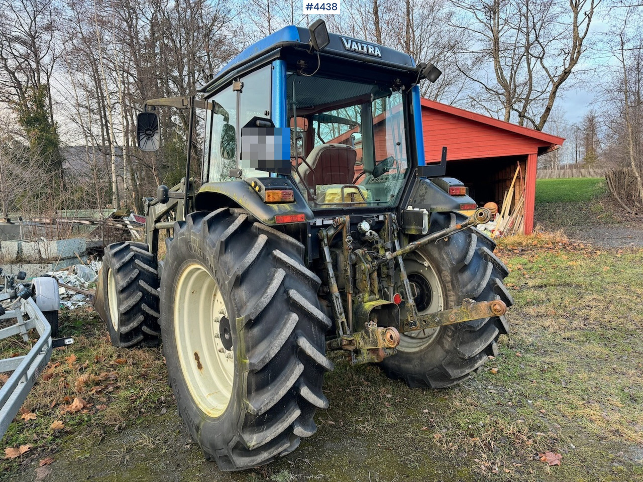2005 Valtra A75-4 4x4 w/ Front loader and bucket. 3250 hours! - Traktor: das Bild 5 2005 Valtra A75-4 4x4 w/ Front loader and bucket. 3250 hours! - Traktor: das Bild 5