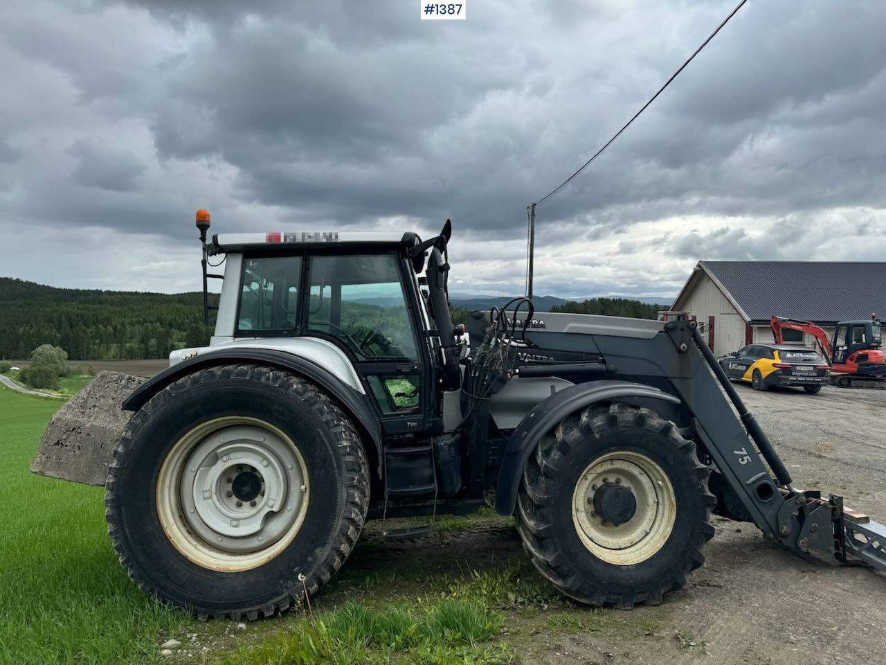 2007 Valtra T190 4x4 Tractor w/ bucket - Traktor: das Bild 2 2007 Valtra T190 4x4 Tractor w/ bucket - Traktor: das Bild 2