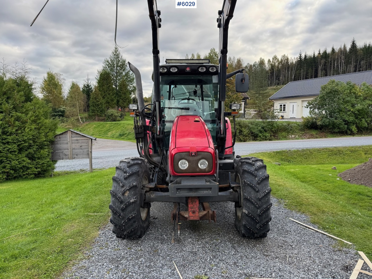 2010 Massey Ferguson 5445 with Front Loader - Traktor: das Bild 4 2010 Massey Ferguson 5445 with Front Loader - Traktor: das Bild 4