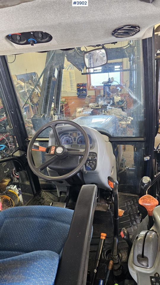 Traktor 2011 New Holland T5070 4x4 m/ frontlaster: das Bild 46