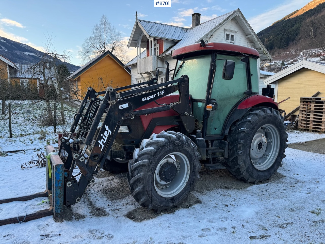 2013 Case IH JX 80 w/ front loader and some equipment. Low hours! - Traktor: das Bild 2 2013 Case IH JX 80 w/ front loader and some equipment. Low hours! - Traktor: das Bild 2