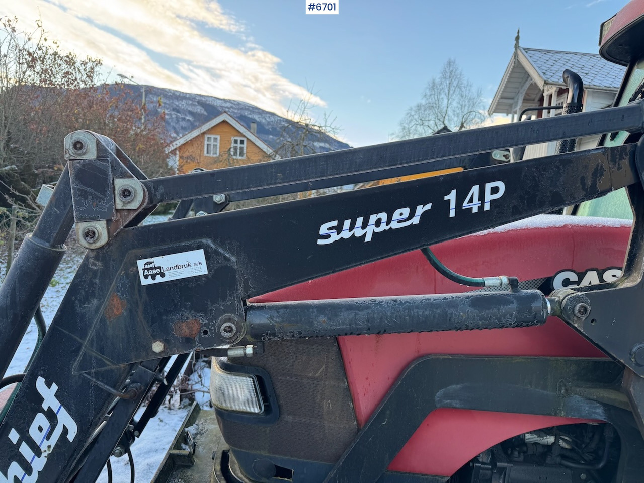 2013 Case IH JX 80 w/ front loader and some equipment. Low hours! - Traktor: das Bild 3 2013 Case IH JX 80 w/ front loader and some equipment. Low hours! - Traktor: das Bild 3