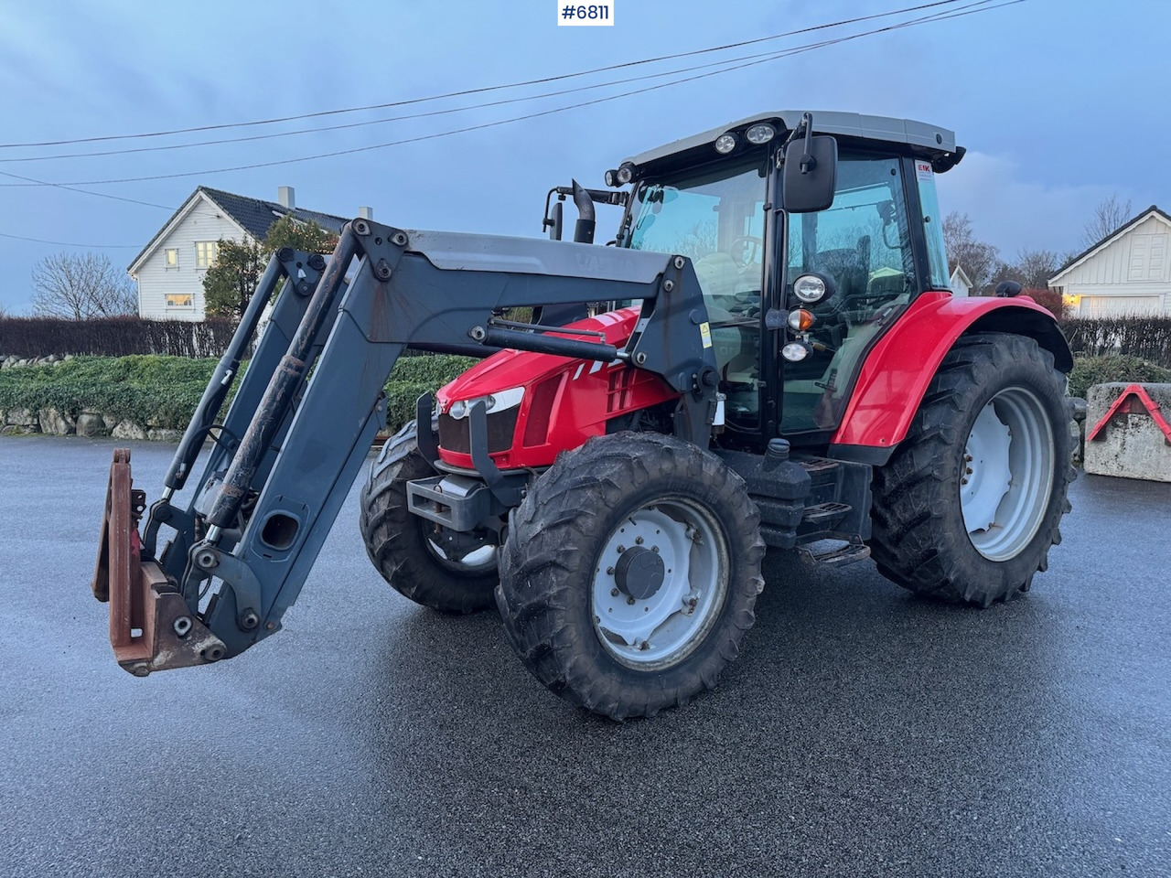 2014 Massey Ferguson 5610 Dyna-4 w/ front loader. Few hours! - Traktor: das Bild 1 2014 Massey Ferguson 5610 Dyna-4 w/ front loader. Few hours! - Traktor: das Bild 1