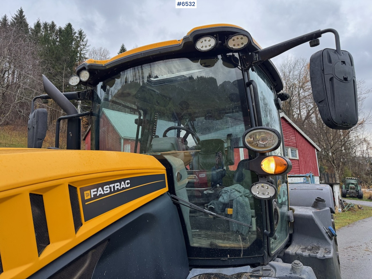 2015 JCB Fastrack 4220 w/ front hydraulics, front PTO and plow plate. Low hours! - Traktor: das Bild 3 2015 JCB Fastrack 4220 w/ front hydraulics, front PTO and plow plate. Low hours! - Traktor: das Bild 3