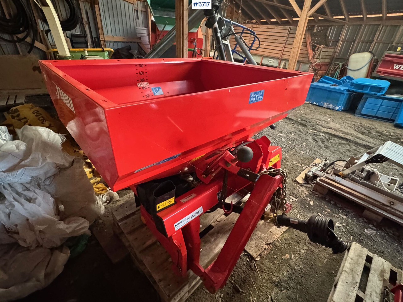 2015 RAUCH MDS 12.1 Fertiliser Spreader - Düngerstreuer: das Bild 4 2015 RAUCH MDS 12.1 Fertiliser Spreader - Düngerstreuer: das Bild 4