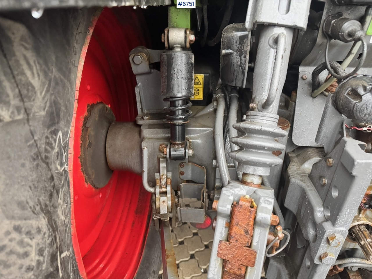 Traktor 2019 Fendt 313 Vario w/ Front hydraulics and 2 sets of tires.: das Bild 11 Traktor 2019 Fendt 313 Vario w/ Front hydraulics and 2 sets of tires.: das Bild 11