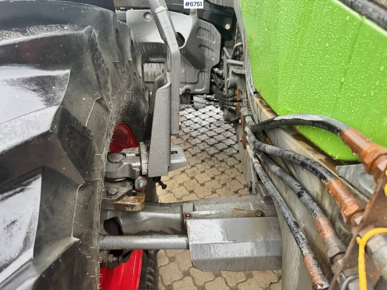 Traktor 2019 Fendt 313 Vario w/ Front hydraulics and 2 sets of tires.: das Bild 16 Traktor 2019 Fendt 313 Vario w/ Front hydraulics and 2 sets of tires.: das Bild 16