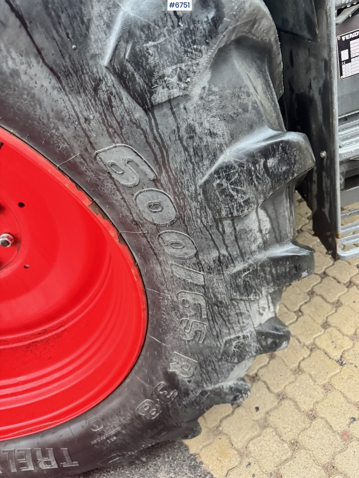 Traktor 2019 Fendt 313 Vario w/ Front hydraulics and 2 sets of tires.: das Bild 15 Traktor 2019 Fendt 313 Vario w/ Front hydraulics and 2 sets of tires.: das Bild 15