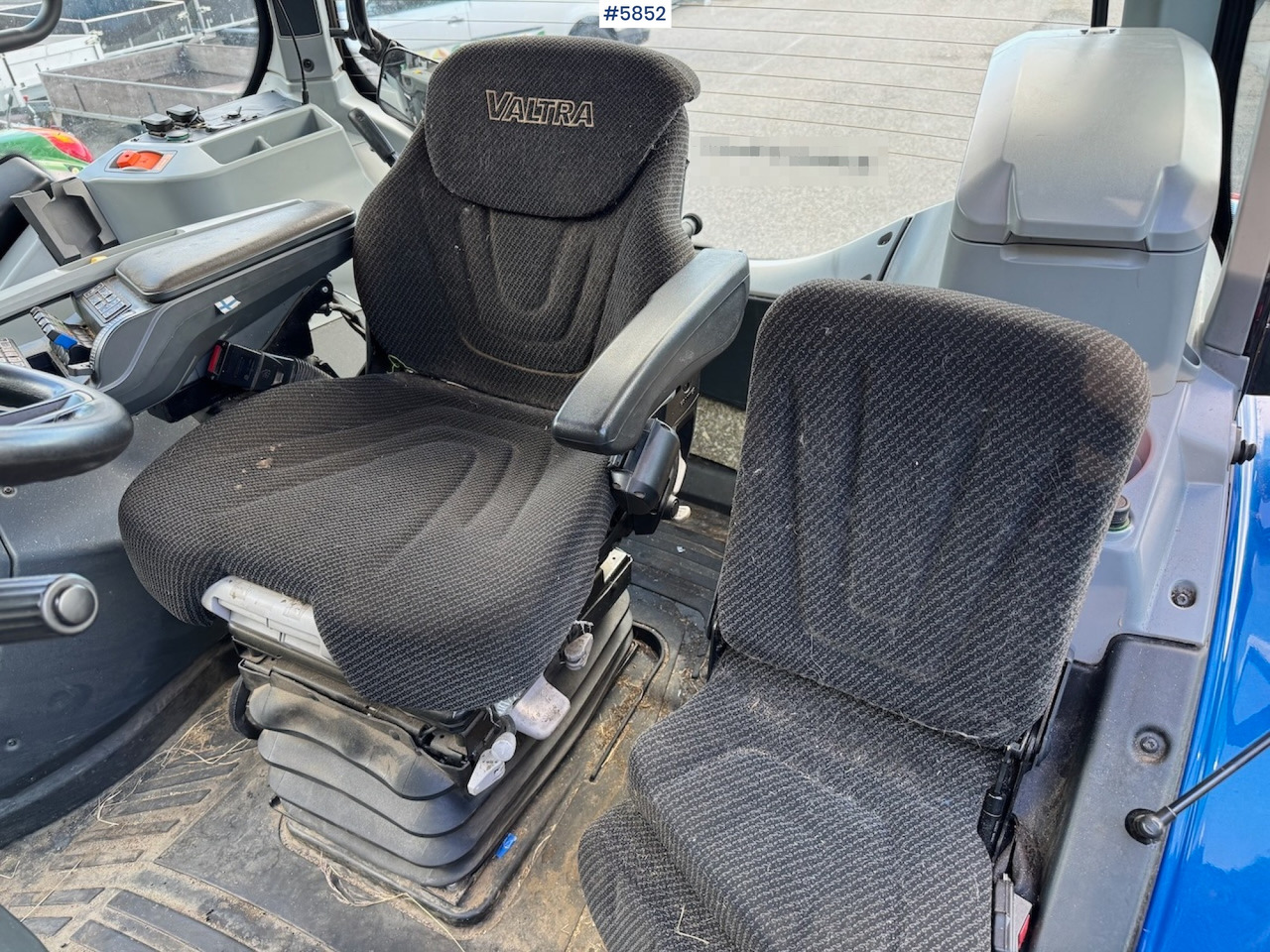 Traktor 2022 Valtra N175 w/ front loader.: das Bild 16