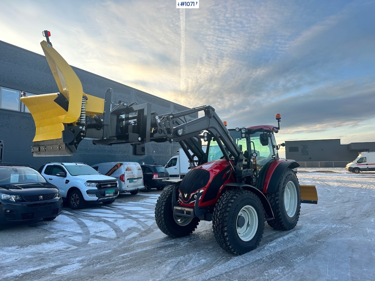2023 Valtra A95 4x4 Tractor w/ Front Loader, Plow and Back plow - Traktor: das Bild 1 2023 Valtra A95 4x4 Tractor w/ Front Loader, Plow and Back plow - Traktor: das Bild 1
