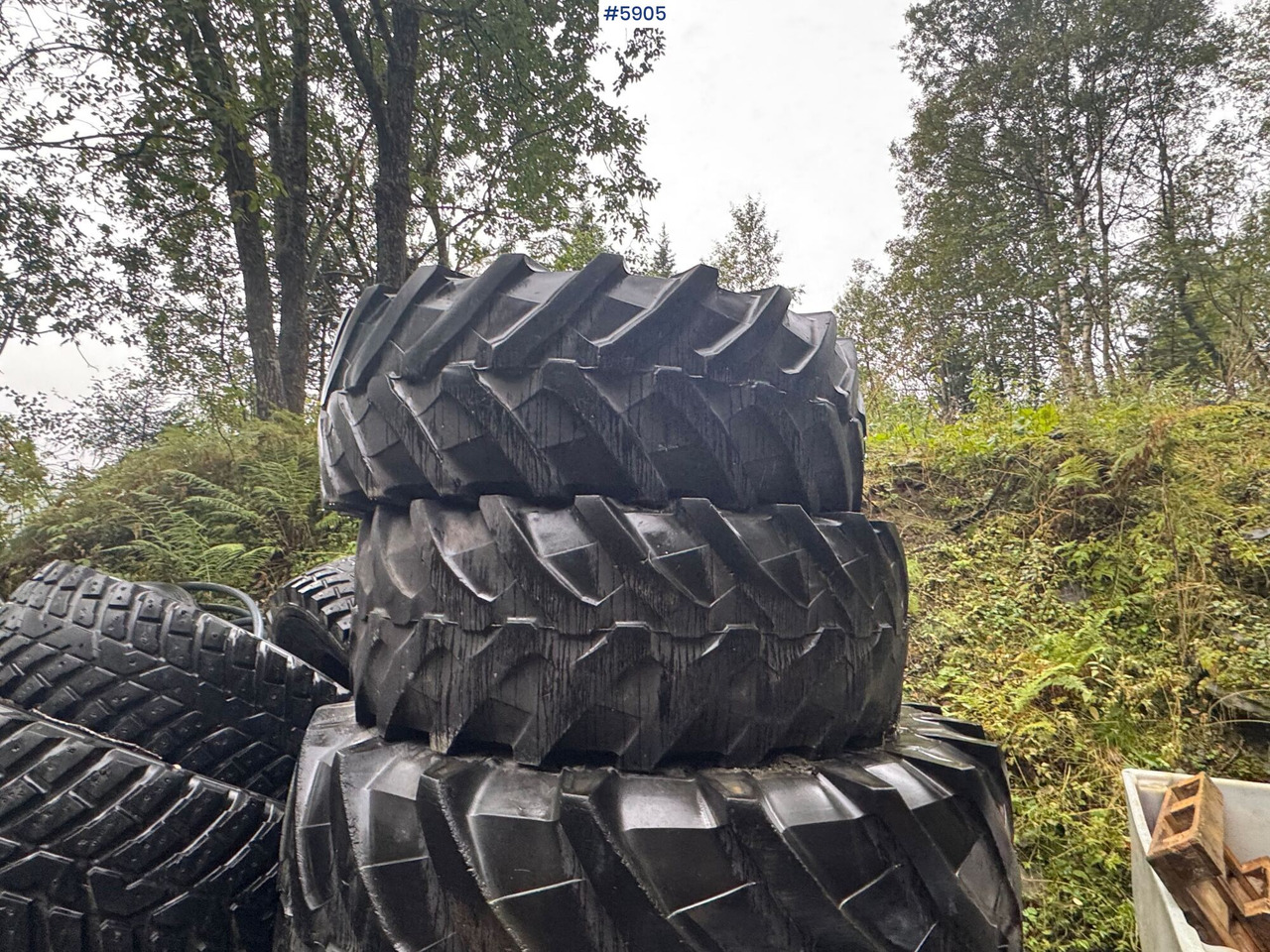 8 pcs Nokian TRI 2 tires. 4 pcs on rims! - Komplettrad für Baumaschine: das Bild 5 8 pcs Nokian TRI 2 tires. 4 pcs on rims! - Komplettrad für Baumaschine: das Bild 5
